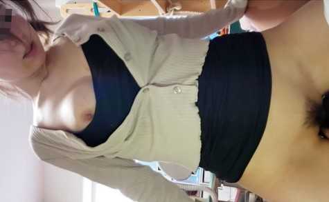 FC2-PPV-2777644 【個人】ママ友と優雅に団欒する美人妻を連れ去り、お子さんの勉強中に巨根で、、、