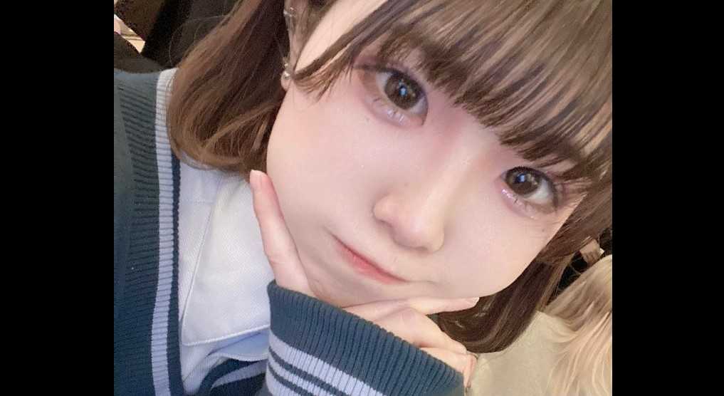 FC2-PPV-2663992 元地下アイドル兼声優の卵　生活費がなくなって泣く泣くAV出演　19歳ロリッ子美少女みうちゃん