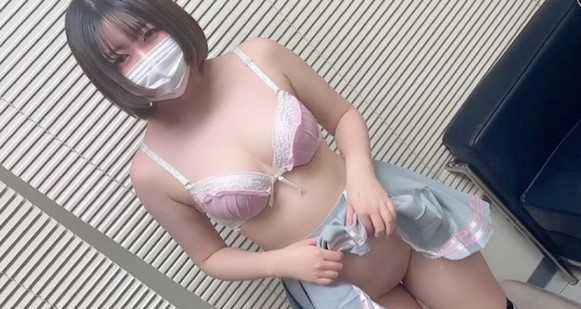 FC2-PPV-2885909 ティッシュ配りのバイト面接にきた美乳の学生さんに交渉して生ハメしちゃいましたwww