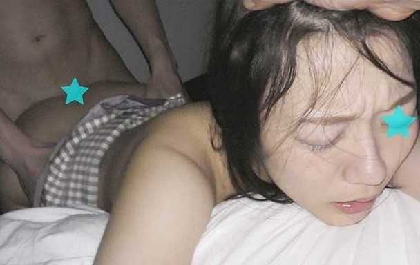 FC2-PPV-1447403 ［会社帰り乱交］大手化粧品メーカー受付OL×友人サラリーマン2名＆友人の同僚1名