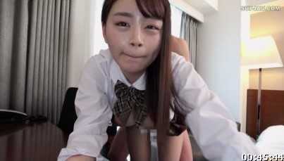 FC2-PPV-2921207 【ヤリ盛り】隠れ巨乳のロリ系美少女（１８）にセックス3回おねだりされました☆潮吹きまんこに中出し2回