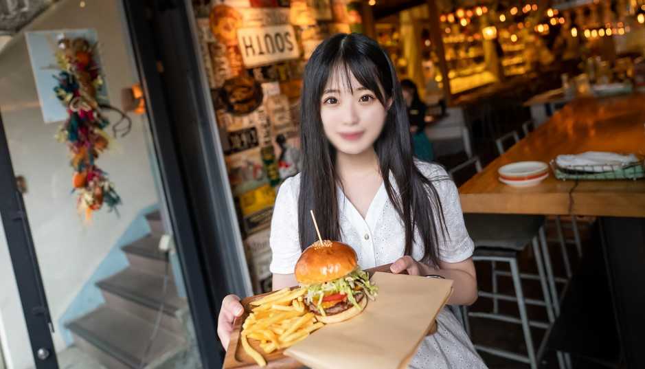 FC2-PPV-3031937 顔出し!!シネマ画風!【無修正】ちょっぴり大人になった19歳の無邪気で可憐な色白女子大生!眩い純白のワンピースと美しい美白の美体に生中出し&顔面射精!!(後編)