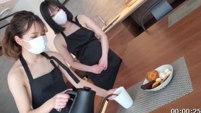 FC2-PPV-3048624 ※4P連続中出し黒髪の華奢な子と巨乳のアニメ声バイト仲間のカフェ店員