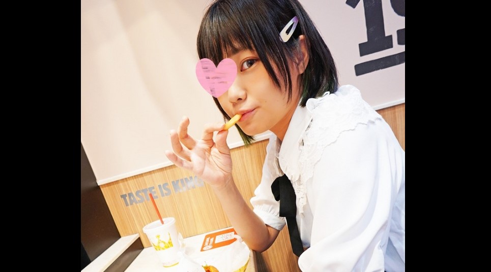 FC2-PPV-3067368 【無修正】【無許可流出】「あ゛ぁ…出ちゃうぅ♡」人気洋食屋さんの学生アルバイトが涙の初潮吹き!エッチの経験が少ないウブなアソコから溢れる愛液。夏休みにチンポを咥えてしょう女は大人へと成長していく.