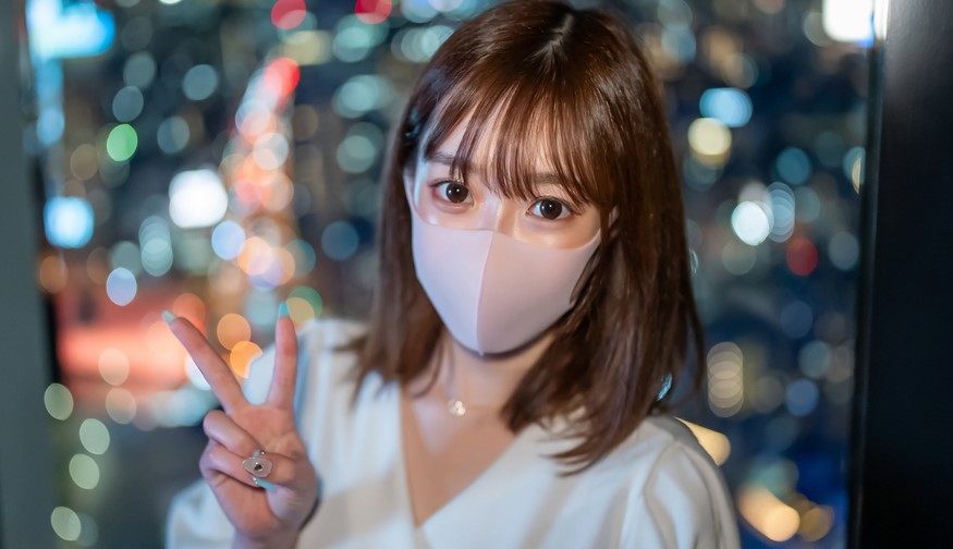 FC2-PPV-3099084 初顔出し！！【無修正】シネマ画風！天真爛漫で美意識が高い美人で美尻の巨乳美容部員と仕事帰りに展望台デート・・・頼まれたら断れない性格につけこみ口内発射＆生中出し！！