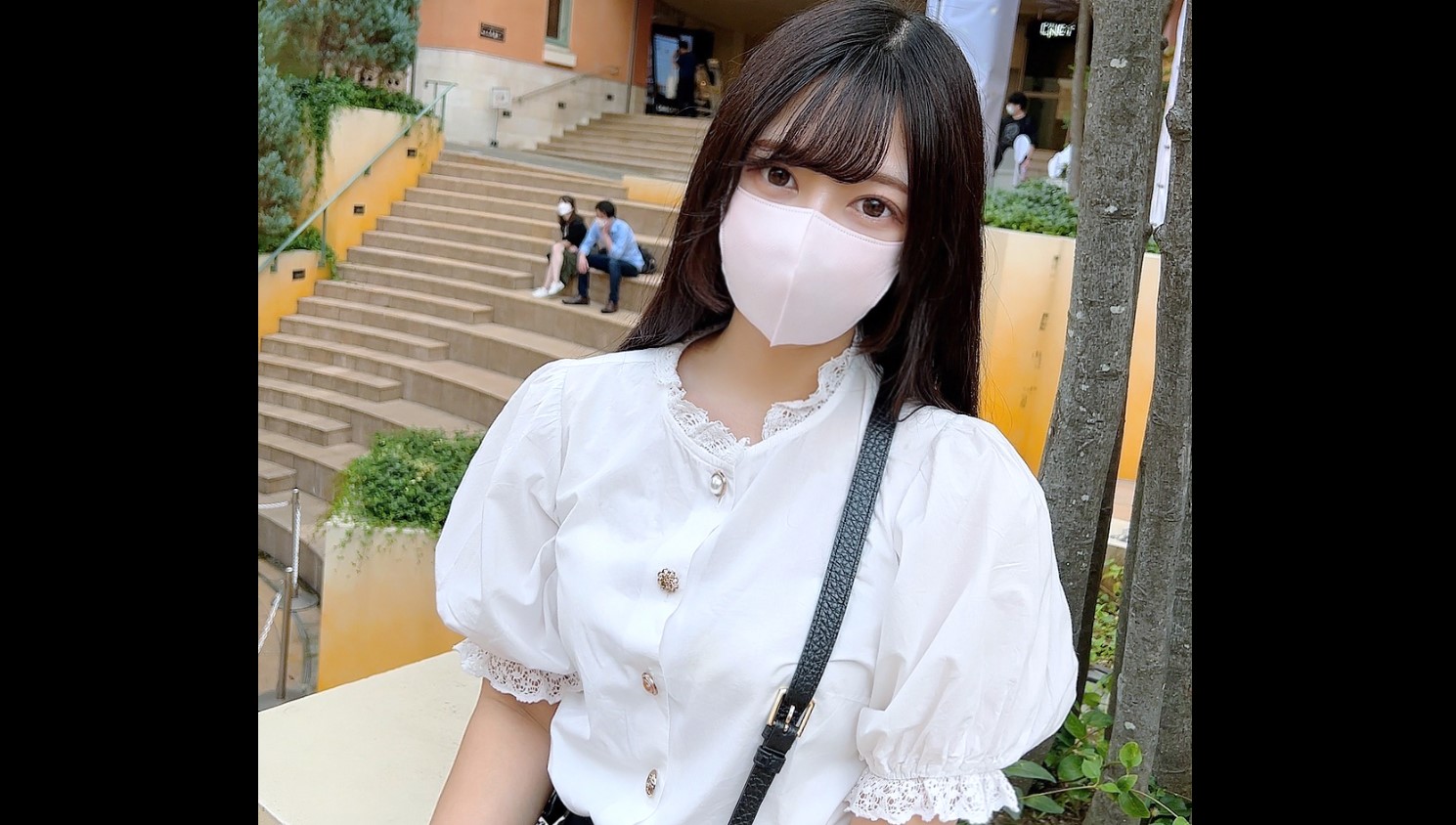 FC2-PPV-3105666 初撮影!!【無修正】捕まえた美◯女は坂道系のツンデレ女子大生!!黒髪ロングヘアーを乱し僕の股間に頭を埋め体液にまみれにされたピュアな身体に連続膣内射精!!