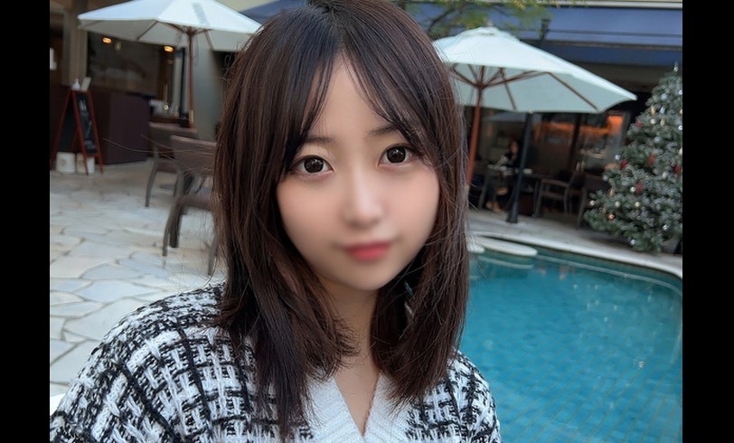 FC2-PPV-3161766 初撮影・顔出し!!【無修正】そんな格好してると犯されちゃうよ?ちょっぴり背伸びしたヘソ出しルックのゆるふわ可愛い幼顔の女子大生に連続膣内射精!!